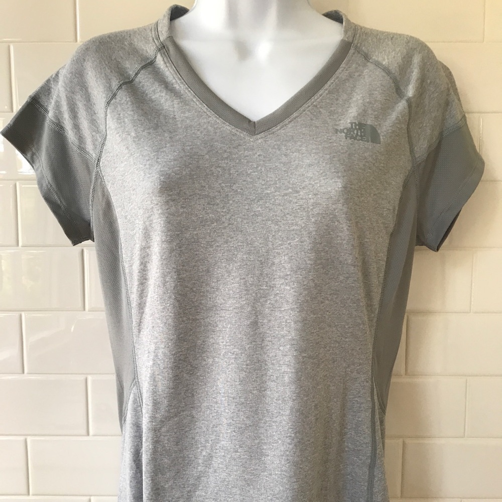 👚LIKE NEW 🤩 the north face shirt